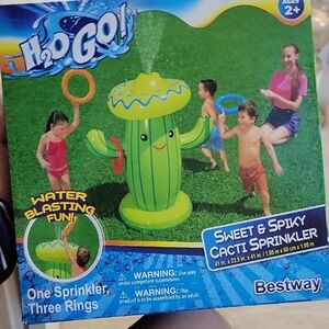 H2O GO! Cactus Sprinkler with Rings - Green